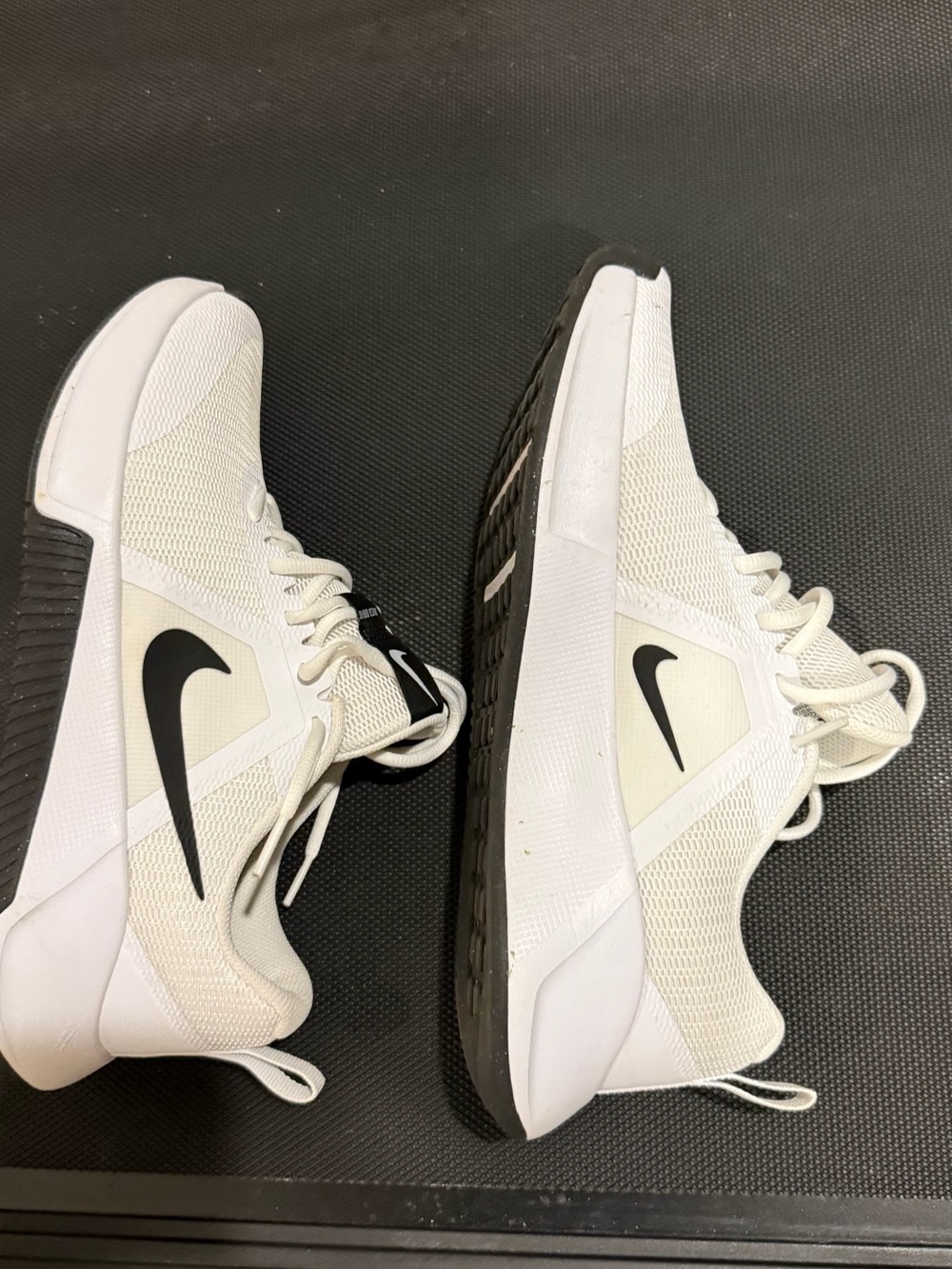 Nike Men’s White and Black Cross-Training Sneakers